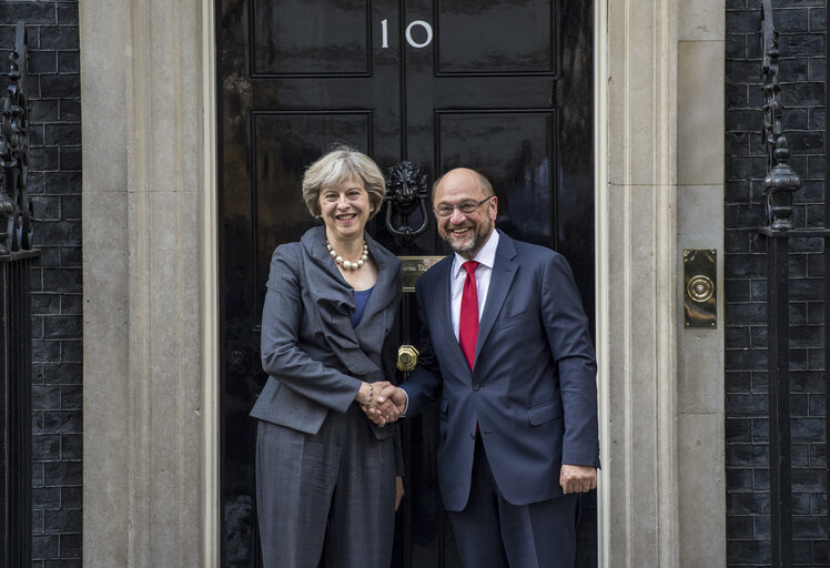 Photo 1: President of the European Parliament, Martin SCHULZ, meets with British Prime Minister, Theresa MAY, at number 10 Downing Street on September 22, 2016