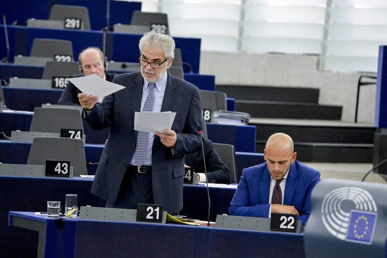 Photo 4: Plenary session week 37 2016 in Strasbourg - Debates on cases of breaches of human rights, democracy and the rule of law (Rule 135) - Philippines