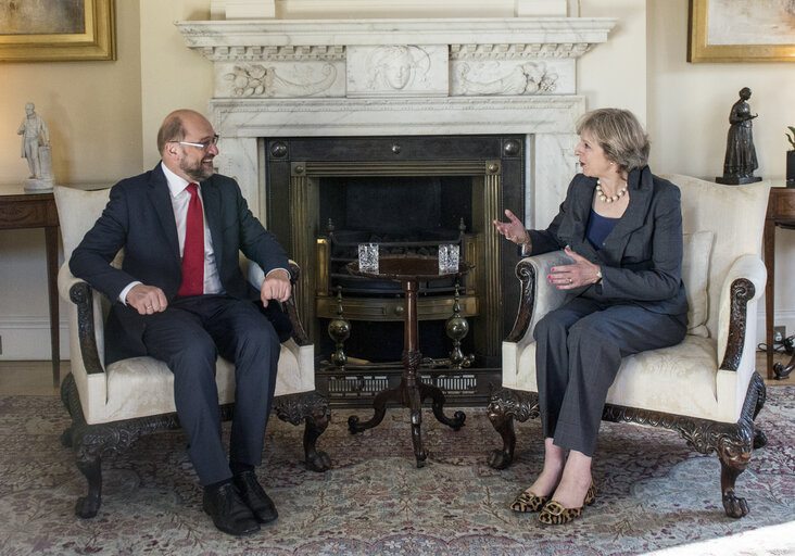 Photo 16: President of the European Parliament, Martin SCHULZ, meets with British Prime Minister, Theresa MAY, at number 10 Downing Street on September 22, 2016