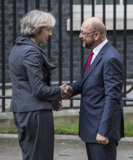 Photo 7: President of the European Parliament, Martin SCHULZ, meets with British Prime Minister, Theresa MAY, at number 10 Downing Street on September 22, 2016