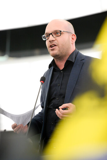 Fotografia 2: Lorenzo FONTANA in plenary session week 37 2016 in Strasbourg