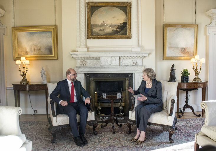 Photo 15: President of the European Parliament, Martin SCHULZ, meets with British Prime Minister, Theresa MAY, at number 10 Downing Street on September 22, 2016