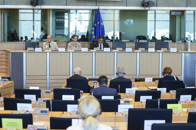 Fotografie 8: EP Committee on Civil Liberties, Justice and Home Affairs - The fight against terrorism and recent attacks in Member States. Exchange of views with  EU Counter-Terrorism Coordinator