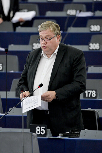 Photo 6: Plenary session week 37 2016 in Strasbourg - Debates on cases of breaches of human rights, democracy and the rule of law (Rule 135) - Philippines