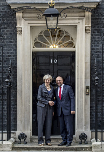 Photo 6: President of the European Parliament, Martin SCHULZ, meets with British Prime Minister, Theresa MAY, at number 10 Downing Street on September 22, 2016