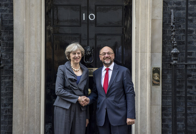 Photo 5: President of the European Parliament, Martin SCHULZ, meets with British Prime Minister, Theresa MAY, at number 10 Downing Street on September 22, 2016