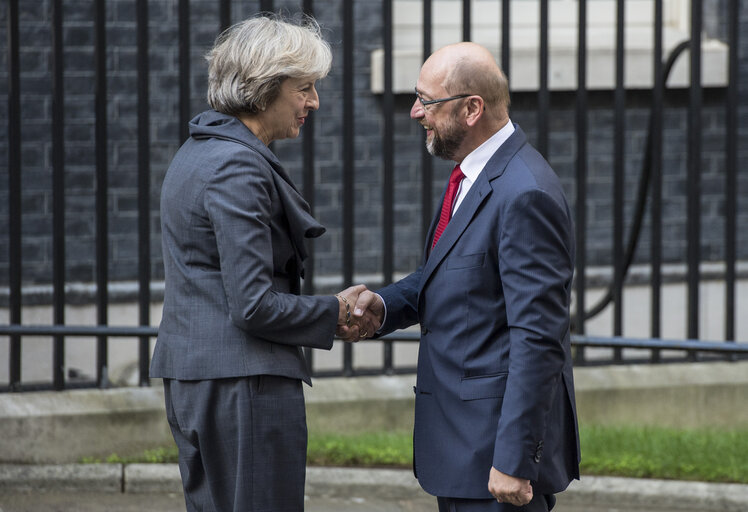 Photo 4: President of the European Parliament, Martin SCHULZ, meets with British Prime Minister, Theresa MAY, at number 10 Downing Street on September 22, 2016