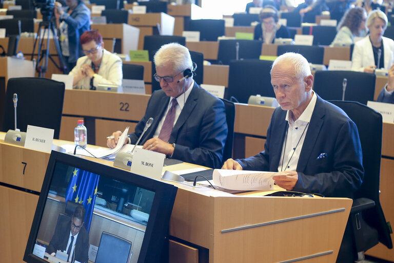 Fotografie 10: EP Committee on Civil Liberties, Justice and Home Affairs - The fight against terrorism and recent attacks in Member States. Exchange of views with  EU Counter-Terrorism Coordinator