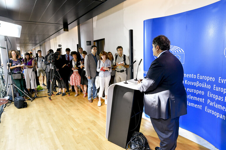 Fotografija 3: Press conference concerning Commissioner designate Julian KING