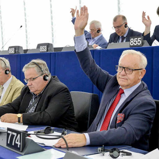 Fotografia 5: Boles?Çaw Grzegorz PIECHA in plenary session week 37 2016 in Strasbourg