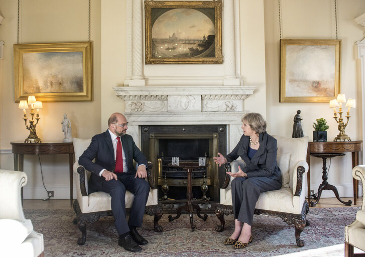 Photo 14: President of the European Parliament, Martin SCHULZ, meets with British Prime Minister, Theresa MAY, at number 10 Downing Street on September 22, 2016