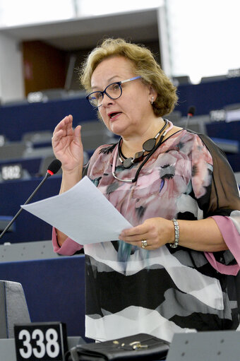 Photo 12: Plenary session week 37 2016 in Strasbourg - Debates on cases of breaches of human rights, democracy and the rule of law (Rule 135) - Philippines