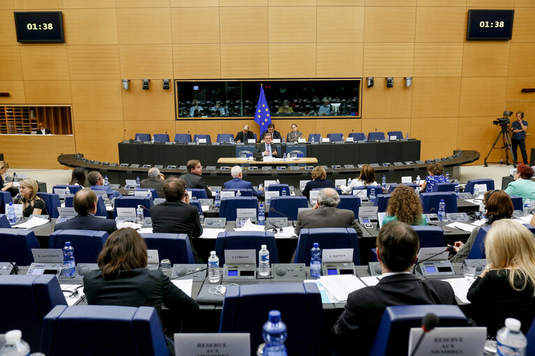 Suriet 3: Hearing of Commissioner designated for the Security Union - EP Committee on Civil Liberties, Justice and Home Affairs   photo des arriv?©es ?† l'ext?©rieur de la salle