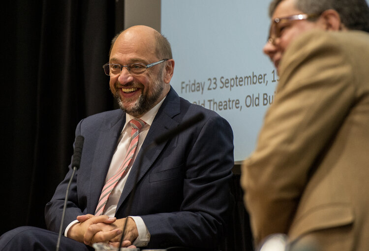 Photo 9: Martin SCHULZ - EP President's visit to the United Kingdom. Speech at LSE, Clement House.