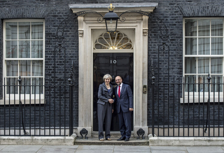 Photo 3: President of the European Parliament, Martin SCHULZ, meets with British Prime Minister, Theresa MAY, at number 10 Downing Street on September 22, 2016