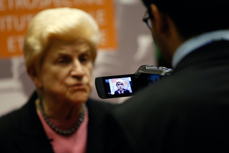 Photo 26 : Roundtable on First hemicycle of the European Parliament in Luxembourg