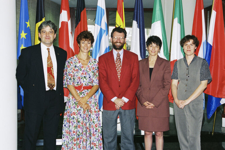 Fotografija 2: MEP Tony A. CUNNINGHAM with guests in Brussels