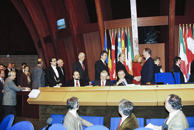 Fotografia 17: Arrival of the observers and MEPs for Sweden, Austria and FInland following the 1995 enlargement