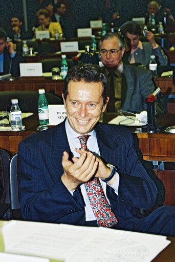 Photo 6: EPP group meeting - Outgoing EC President is awarded the Robert Schuman medal