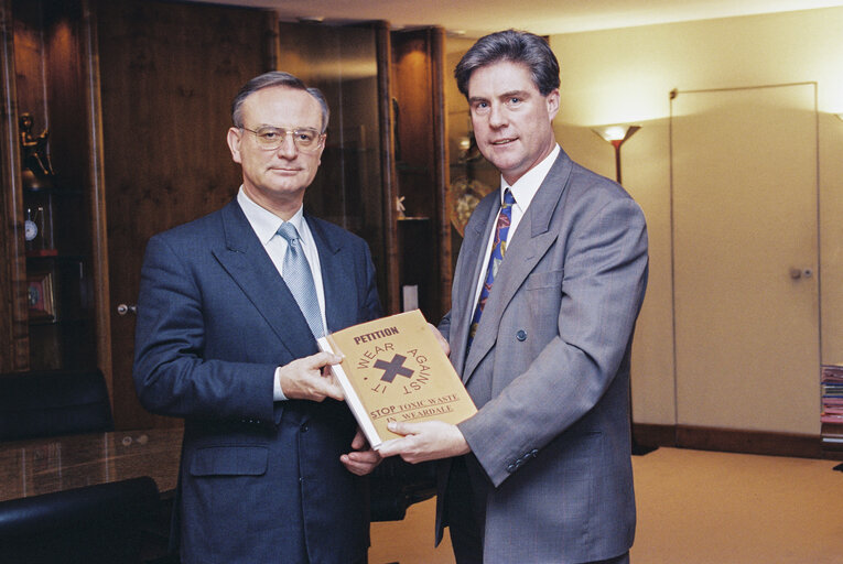 Foto 2: Klaus HANSCH EP President meets with MEP Stephen HUGHES