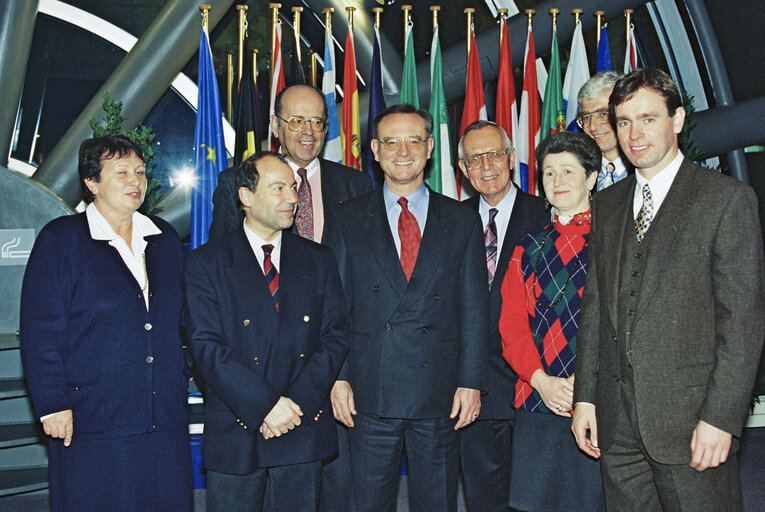 Fotografi 10: EP President welcomes the appointed delegates to the European Parliament for Austria, Finland and Sweden