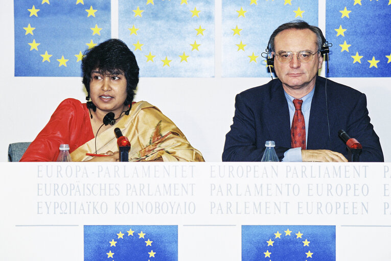 Foto 24: Sakharov Prize 1994. Press Conference