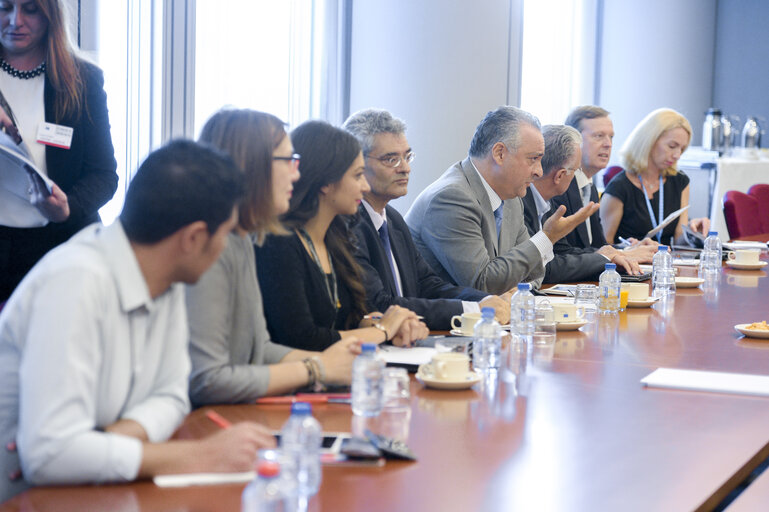 Fotogrāfija 11: Manolis KEFALOGIANNIS meets with a delegation of Turkey.