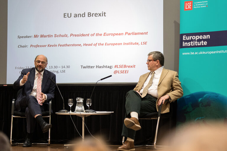 Photo 4: Martin SCHULZ - EP President's visit to the United Kingdom. Speech at LSE, Clement House.