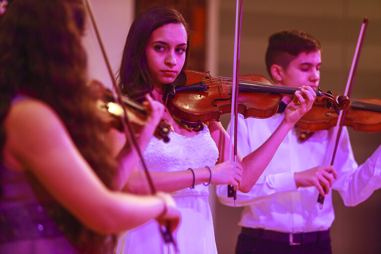 Suriet 10: ' The missing lives of Cyprus ' Concert - Beneath the Carob Trees