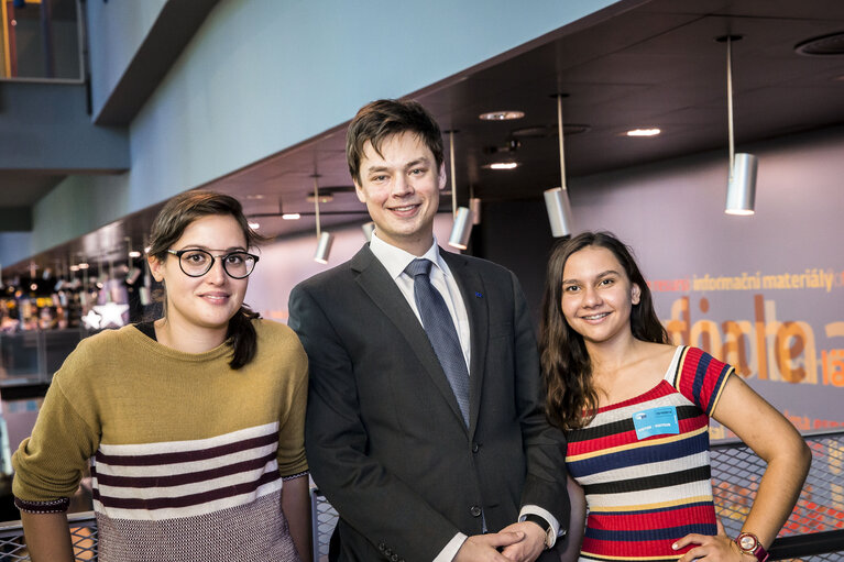 Fotografi 1: Visit of the Charlemagne Youth Prize winners at the European Parliament