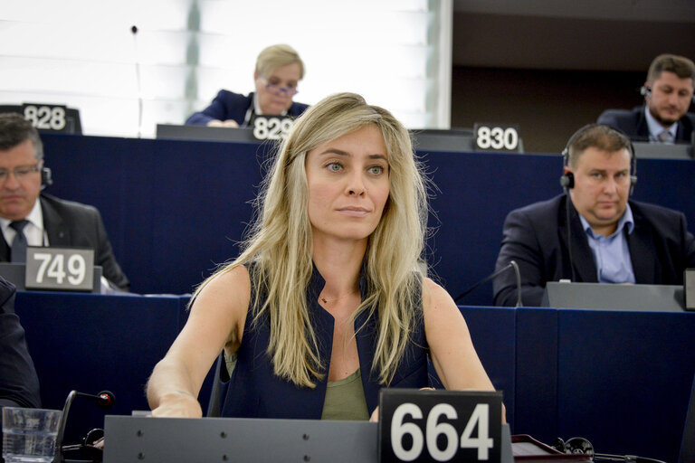 Photo 4 : Barbara MATERA voting during plenary session week 27 in Strasbourg