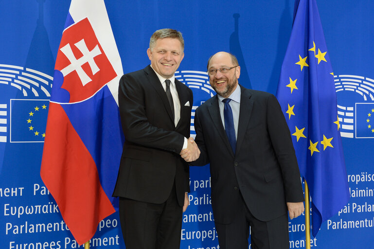 Fotografija 2: Official visit of Slovak Prime Minister to the European Parliament in Strasbourg - Martin SCHULZ  - EP President welcomes Robert FICO - Slovak Prime Minister