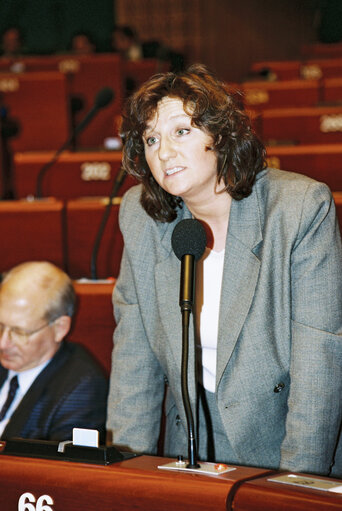 Photo 5: MEP Arlene McCARTHY speaks in plenary session in Strasbourg