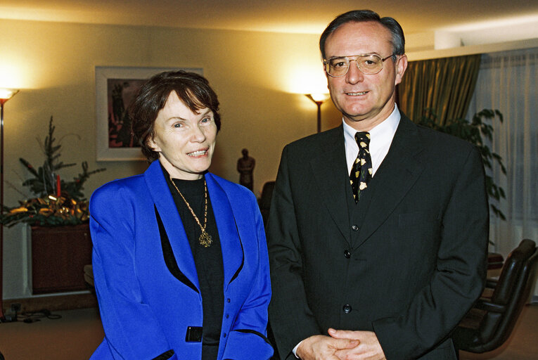 EP President meets with the wife of former French President Mitterrand