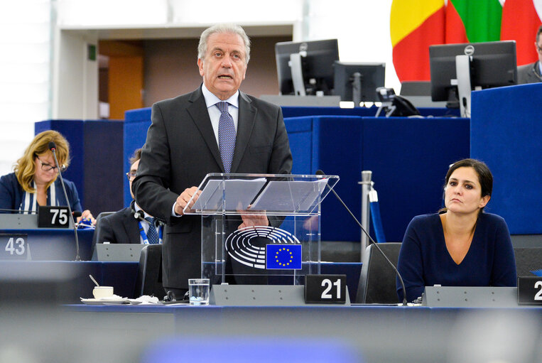 Fotografia 3: Dimitris AVRAMOPOULOS in plenary session week 43 2016 in Strasbourg  Debate ' Afghanistan, notably EU commitments and the EP role on the EU-Afghanistan Joint Way Forward on migration issues on Afghanistan general and Joint way forward '