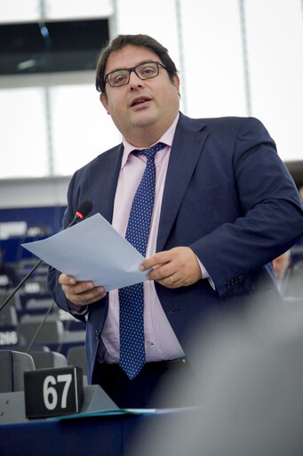 Photo 5 : Francesc GAMBUS in plenary session week 43 2016 in Strasbourg