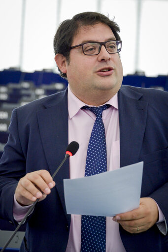 Photo 6 : Francesc GAMBUS in plenary session week 43 2016 in Strasbourg