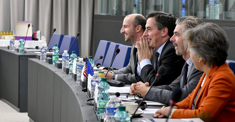 Fotografie 17: Meeting of High-level US Congressional staff