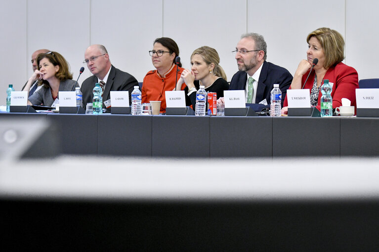 Fotografie 2: Meeting of High-level US Congressional staff