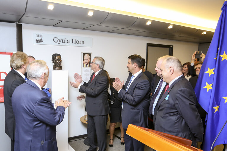 Fotó 10: Inauguration of the statue Gyula HORN - Former Prime Minster of Hungary