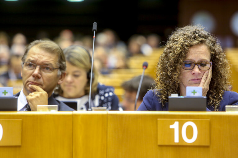 Fotografija 14: Plenary Session week 38 2015 in Brussels: Resumption of session and order of business