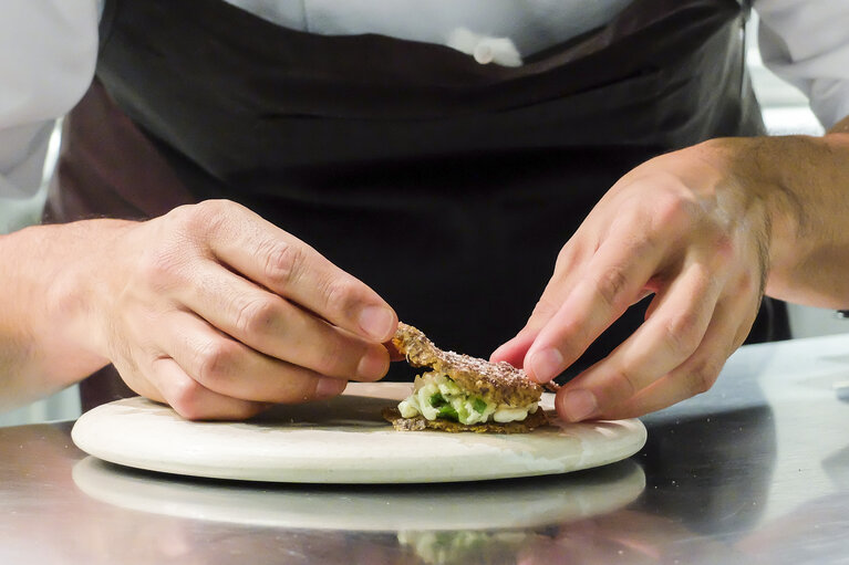 Photo 13 : Novel Food. What will we be eating in 2025 ? Preparation of dishes by the Head Chef of Nordic Food Lab