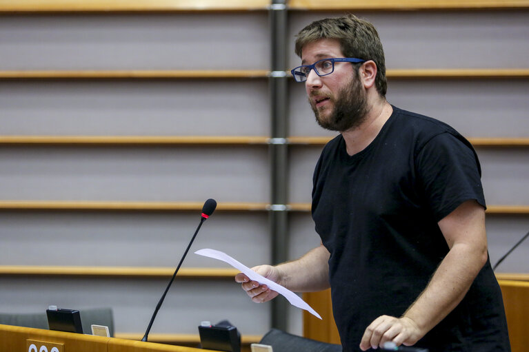 Fotografie 17: Plenary Session week 38 2015 in Brussels: Debate - Decision adopted on 15 July 2015 on the energy summer package - Commission statement