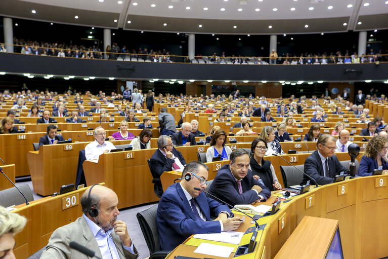 Fotografija 18: Plenary Session week 38 2015 in Brussels: Resumption of session and order of business