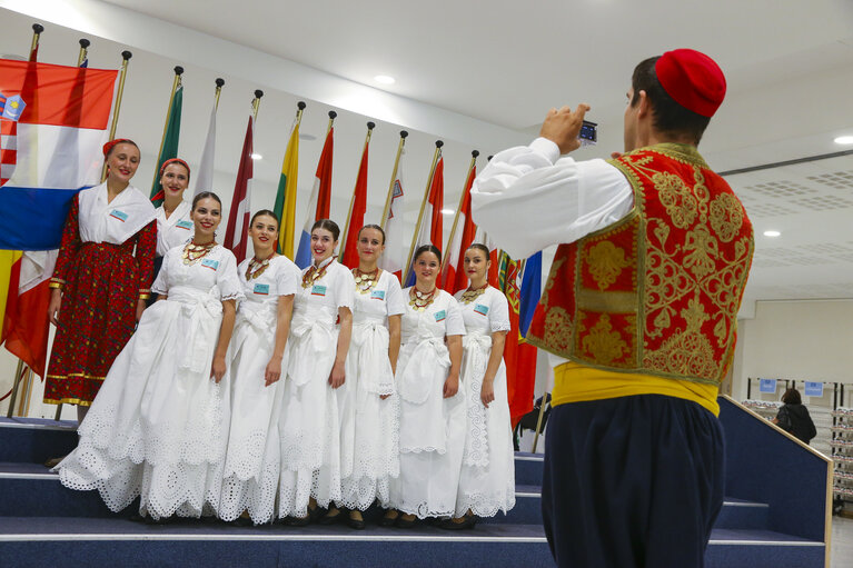 Croatian dancers performance at the visitors entrance