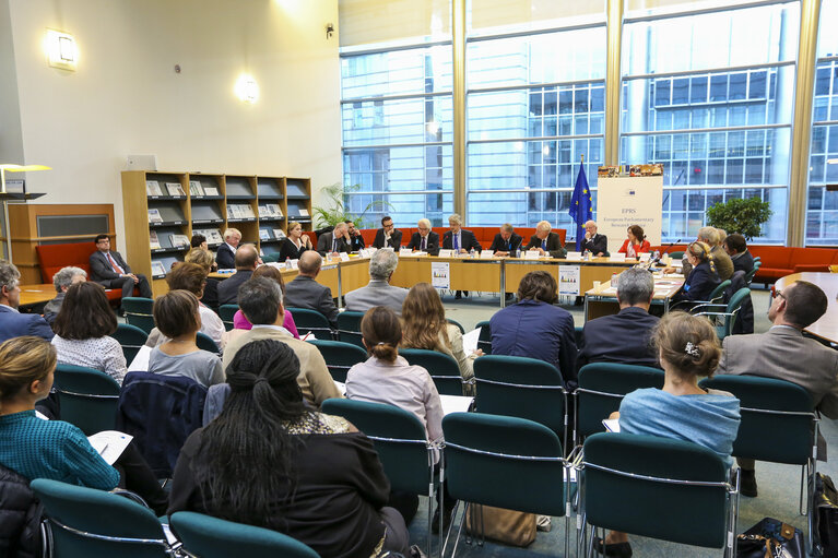 Foto 1: EPRS - roundtable : ' INEQUALITIES IN EUROPE '