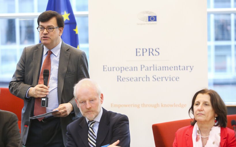 Foto 36: EPRS - roundtable : ' INEQUALITIES IN EUROPE '