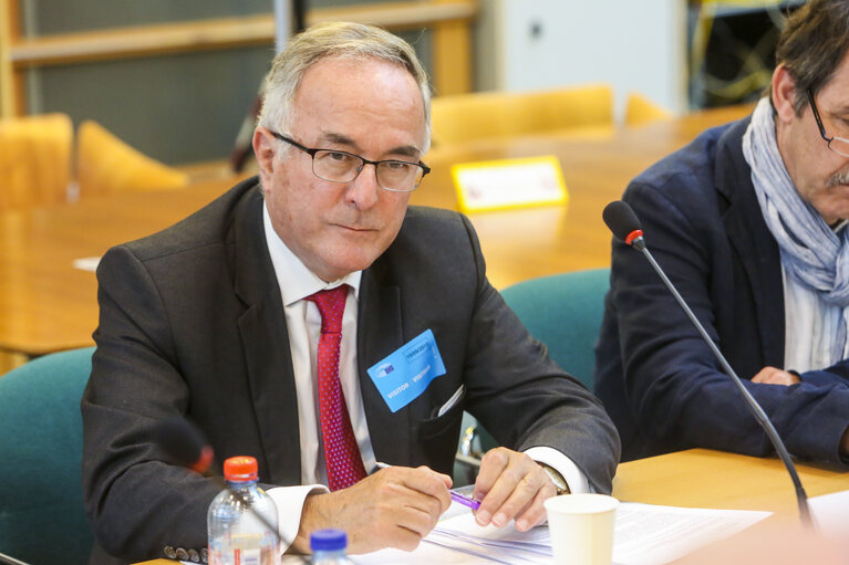 Foto 21: EPRS - roundtable : ' INEQUALITIES IN EUROPE '