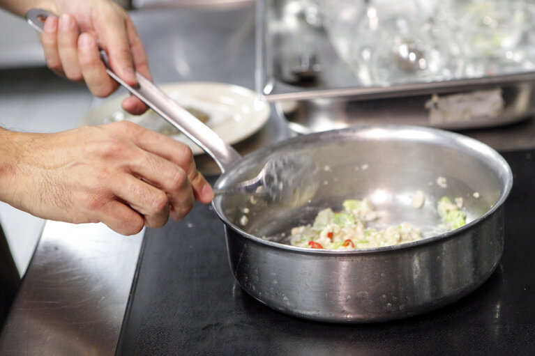 Photo 17 : Novel Food. What will we be eating in 2025 ? Preparation of dishes by the Head Chef of Nordic Food Lab