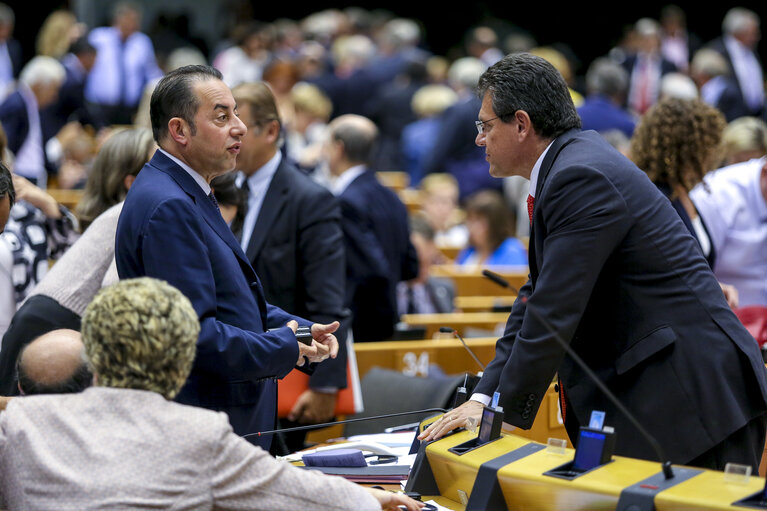 Fotografie 35: Plenary Session week 38 2015 in Brussels: Debate - Decision adopted on 15 July 2015 on the energy summer package - Commission statement